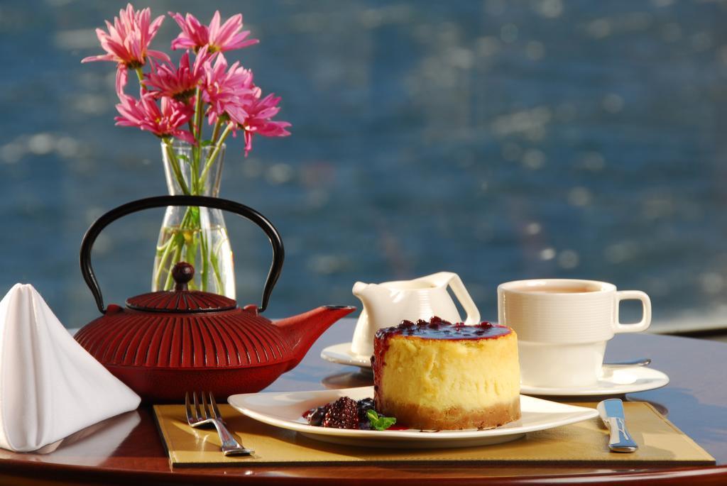 Alma Del Lago Suites & Spa San Carlos de Bariloche Dış mekan fotoğraf A tea party