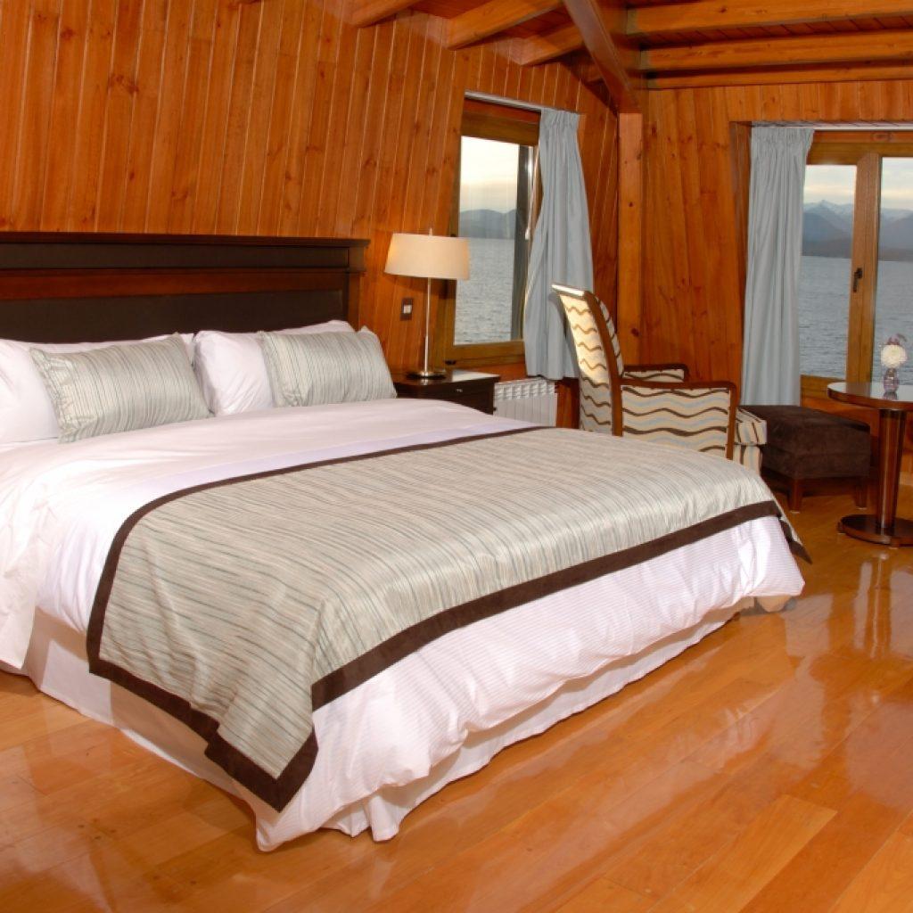 Alma Del Lago Suites & Spa San Carlos de Bariloche Dış mekan fotoğraf A bedroom in the hotel