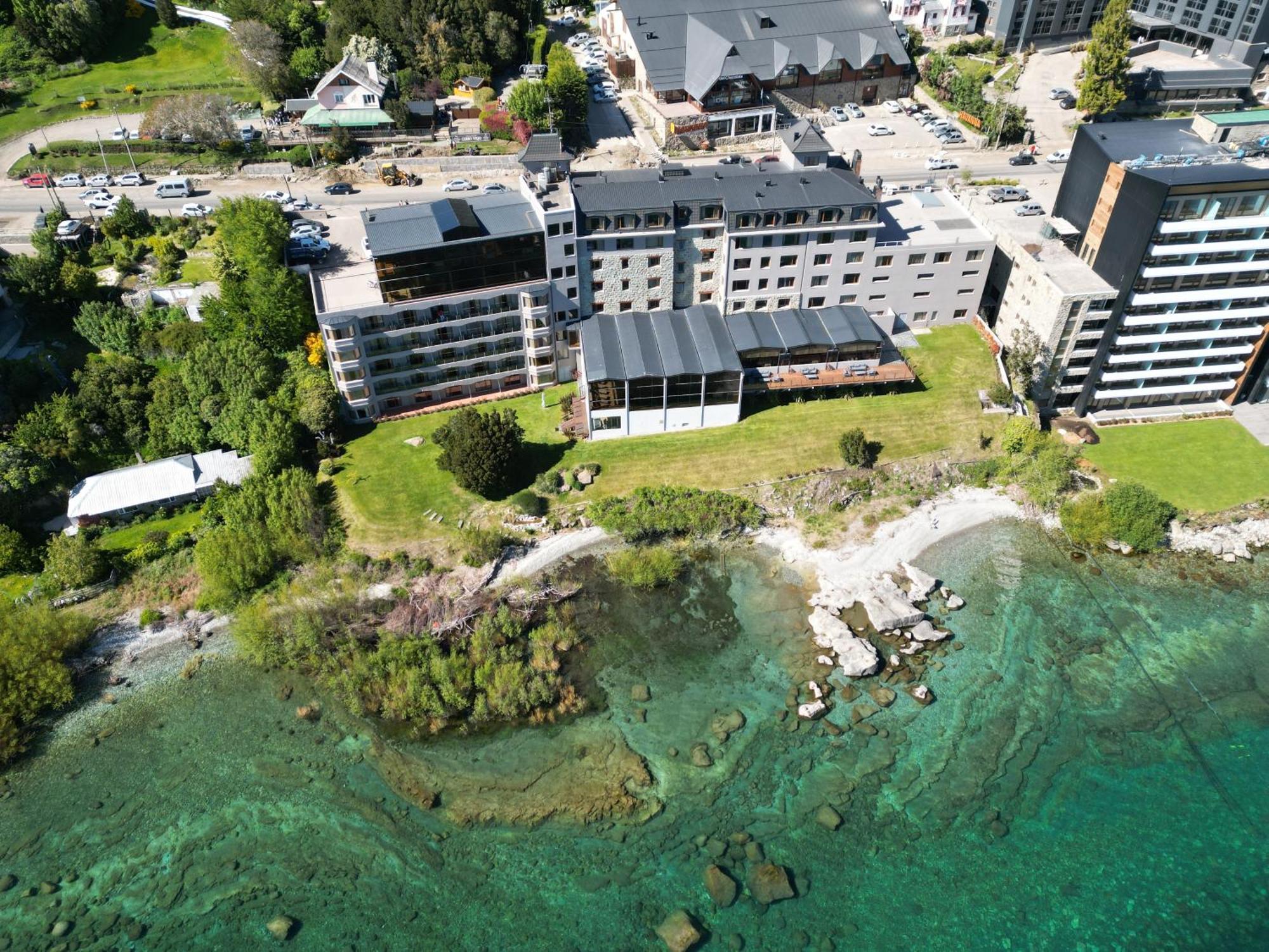 Alma Del Lago Suites & Spa San Carlos de Bariloche Dış mekan fotoğraf Aerial view of the hotel
