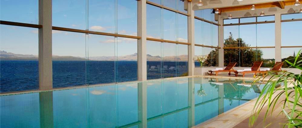 Alma Del Lago Suites & Spa San Carlos de Bariloche Dış mekan fotoğraf The pool at the hotel