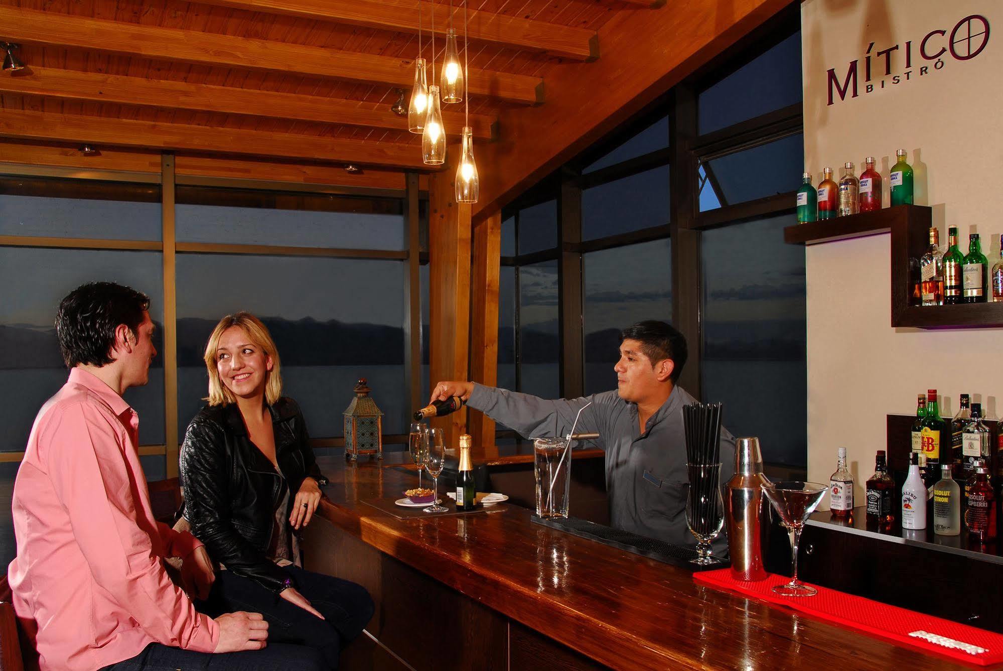 Alma Del Lago Suites & Spa San Carlos de Bariloche Dış mekan fotoğraf Mitico Restaurant