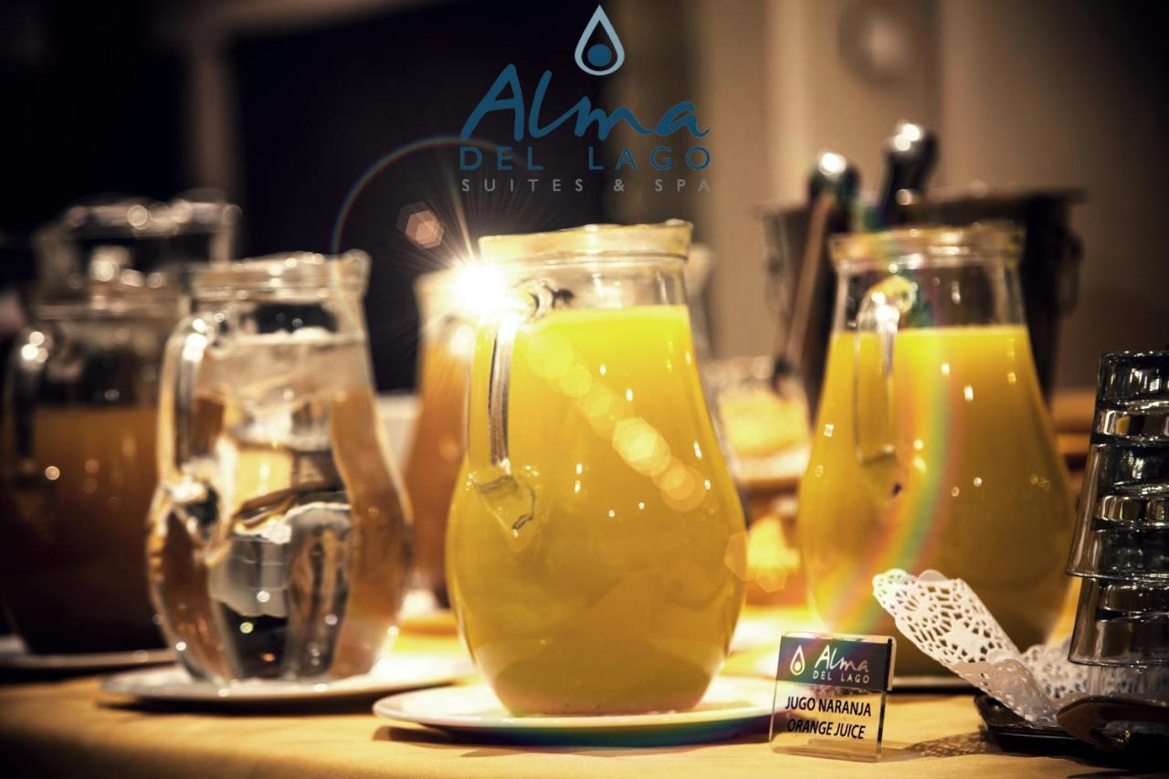 Alma Del Lago Suites & Spa San Carlos de Bariloche Dış mekan fotoğraf A pitcher of lemon juice